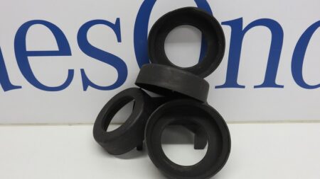 A2013210984 2013210984 W124 W201 R129 W202 W210 Veerpoot rubber set per 2