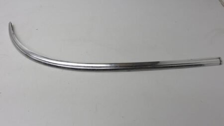 A1156710683 1156710683 W115 W114 Aluminium lijst voorruit rechts onder