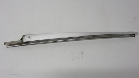 A1157280231 1157280231 W114 W115 Type 2 chromen ruit geleider rechts voor