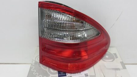 A2108205464 2108205464 S210 E-klasse Combi achterlicht rechts chassis