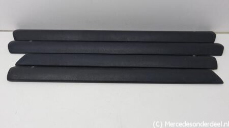 A1157200151 1157200151 A1157200251 1157200251 A1157300651 1157300651 A1157300551 1157300551 W114 W115 Donkerblauw deurpaneel lijst lijsten set