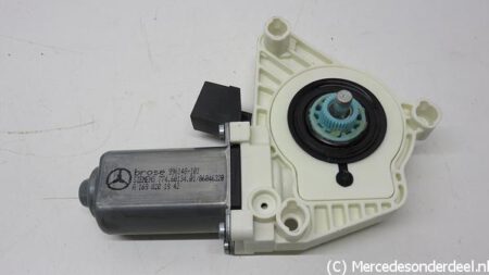 A1698201942 1698201942 A1698204542 1698204542 W169 W245 Raammotor links achter