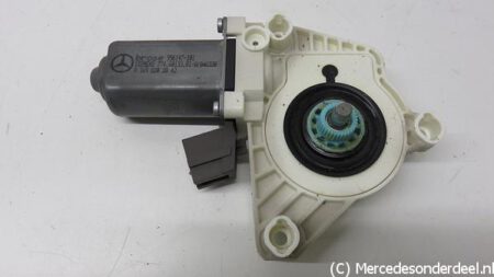 A1698202042 1698202042 A1698204642 1698204642 W169 W245 Raammotor rechts achter