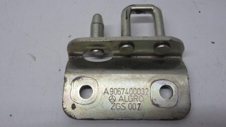 A9067400032 9067400032 W906 Sprinter Sluitbeugel Motorkap