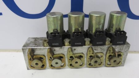 A1298001678 1298001678 A1298002078 1298002078  R129 SL Cabrio Dak Ventilblok kleppen