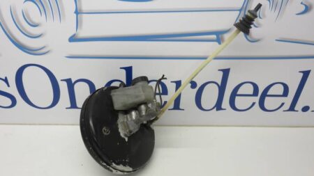 A0044303130 0044303130 A0054302401 0054302401 W124 W201 W202 Rembekrachtiger met Hoofdremcilinder