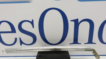 A1087300419 1087300419 W108 W109 Raamstijl geleider achterdeur chroom rechts achter