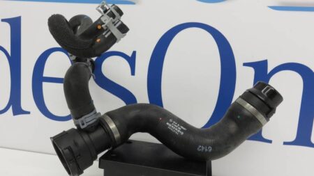 A9075010700 9075010700 W907 Sprinter Koelmiddelslang onder radiator