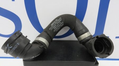 A2135013100 2135013100 M177 Motor W213 Koelvloeistofslang pomp links