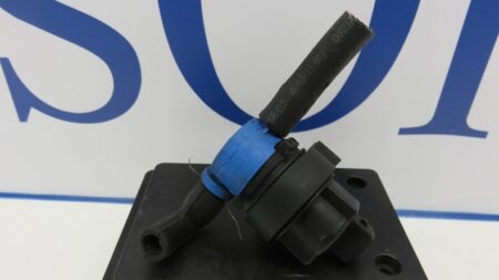 A0004703693 0004703693 A0004705593 0004705593 R129 W203 W211 W240 W901 t/m W904 Regeneratie klep brandstofsysteem