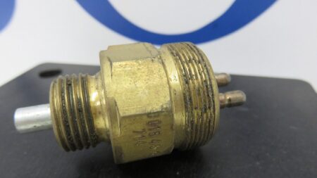 A0015454714 0015454714 A0015455709 0015455709 W903 W904 Sprinter Schakelaar verdeler bak