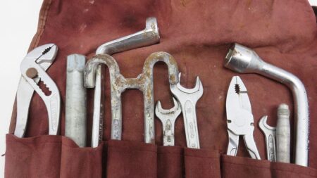 A1245801003 1245801003  W124 W126 W201 Gereedschap set incl tas