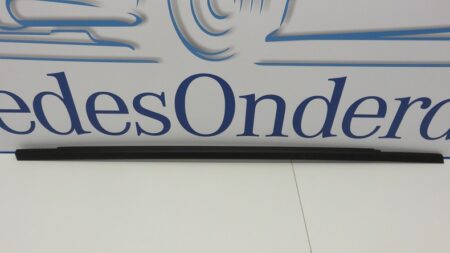 A2467251065 2467251065 W246 Raamlijst buiten rechts voor