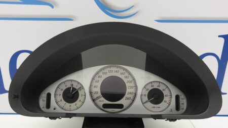 A2115404711 2115404711 A2115402547 2115402547 A2114405811 2114405811 W211 S211 Combiinstrument combi instrument Avantgarde