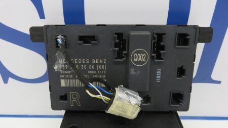 A6399003000 6399003000 A6399003201 6399003201 W639 Vito Viano Deur stuurunit regeleenheid rechts voor