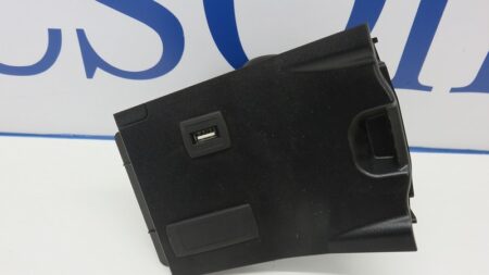 A1178200315 1178200315 A2468230411 2468230411 W117 W156 W176 W246 Kabel USB aansluiting met paneel