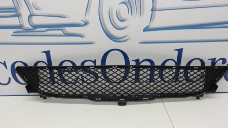 A2468851122 2468851122 W246 Voorbumper rooster midden onder