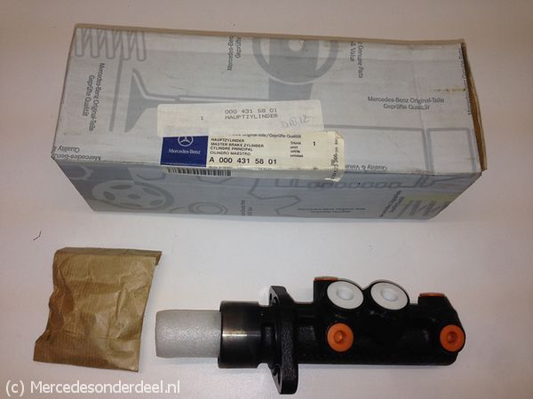 A0004315801 0004315801 Hoofdremcilinder