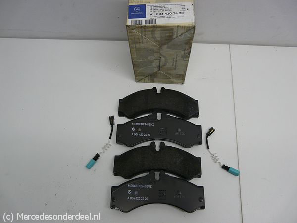 A0044202420 0044202420 Remblokken achterzijde W903 W904